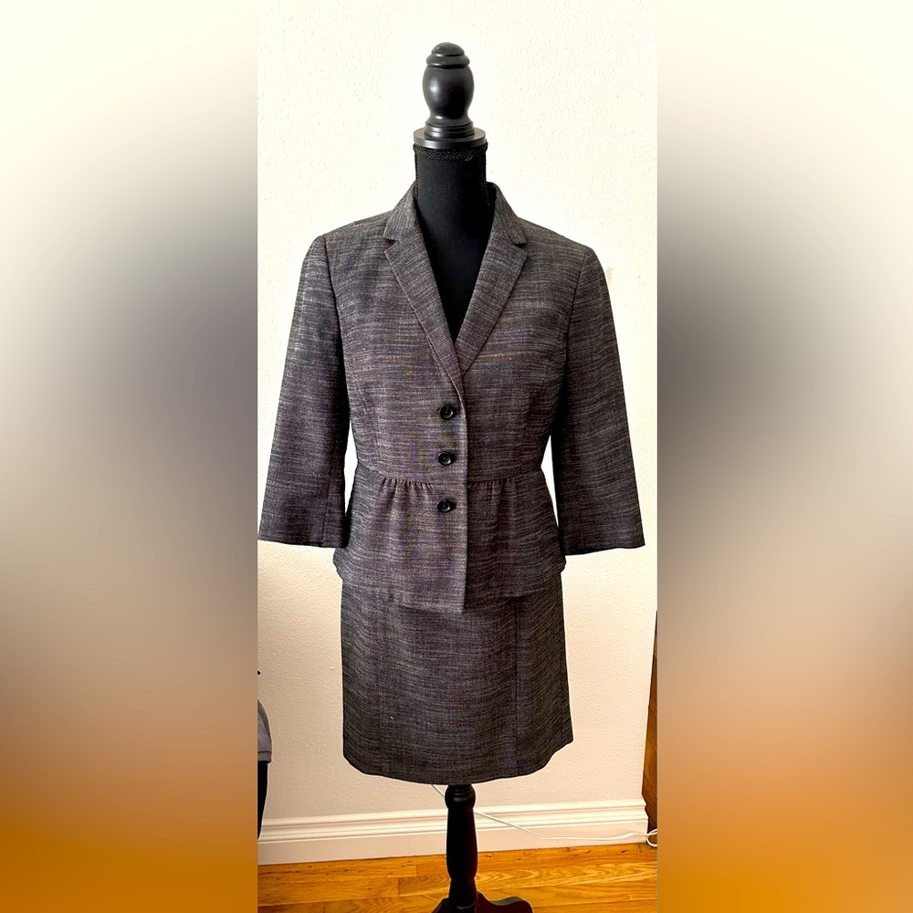 Ann Taylor Women’s Skirt Suit